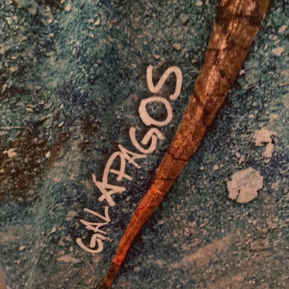 Szimon Galapagos Shirt - Picture 3 of 4